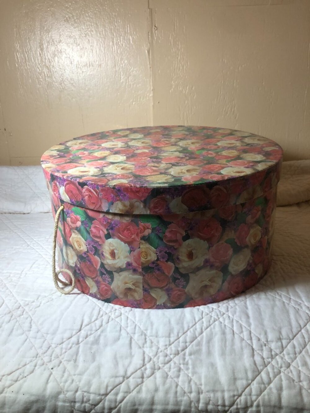 Victorian Style Floral Cardboard Hat Boxes, set of 2